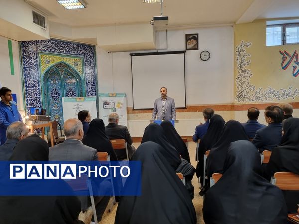 افتتاح نمایشگاه قطبی هنرستان‌های شهر تهران