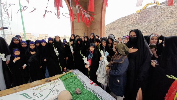 تجدید میثاق مردم صفادشت با شهدای گمنام