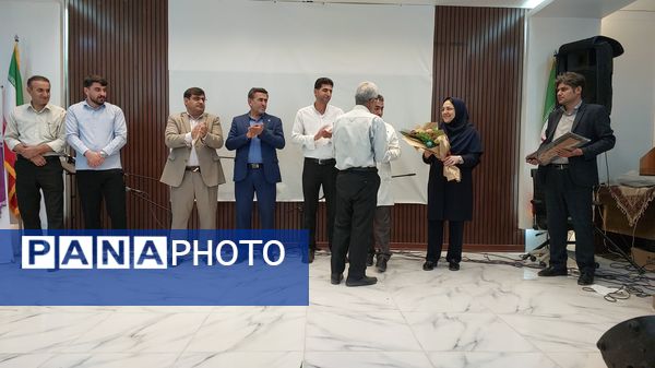 تجلیل از کارمندان بیمارستان شهدا لردگان در هفته‌ دولت