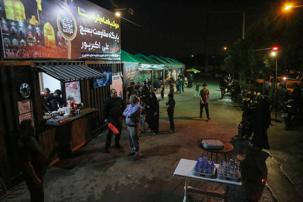 خدمت‌رسانی در موکب پایگاه بسیج شهید اکبرپور مشهد