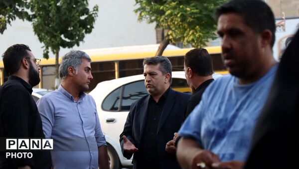 خدمت به زائران آقای شهید ایران 