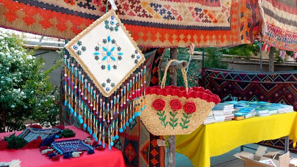 دآا، نام مادر در گویش لری