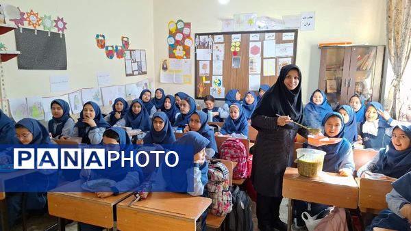 مراسم شهادت حضرت فاطمه (س) در دبستان شاهد کوثر ناحیه ۵ 