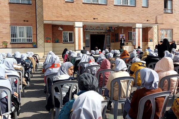 برگزاری جشن احسان و نیکوکاری در دبستان حکیم نظامی کهریزک 