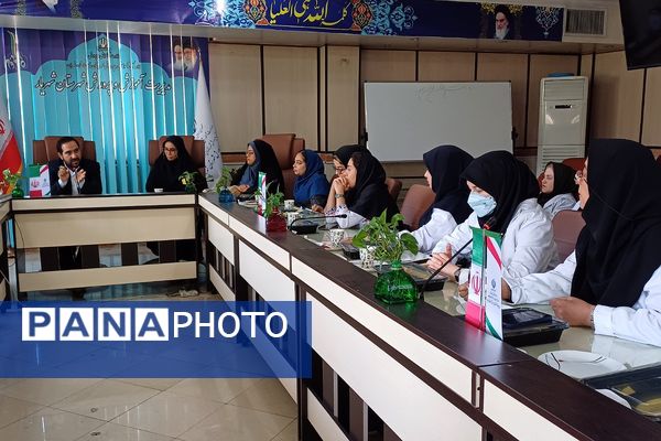 تقدیر از مراقبین سلامت و ارگان‌های مرتبط با حوزه سلامت در اداره آموزش و پرورش شهریار 