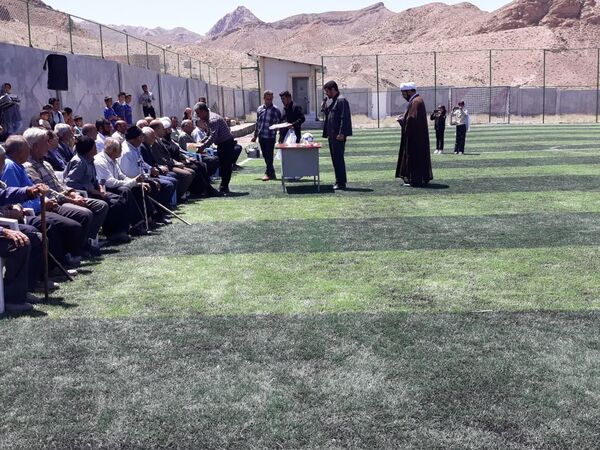 بهره‌برداری از چمن‌های مصنوعی روستای تولا و سنجدک شهرستان کوهسرخ