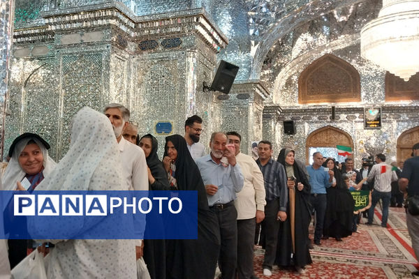 شاهچراغ مملو از مردمی که برای انتخابات حضور پیدا کردند