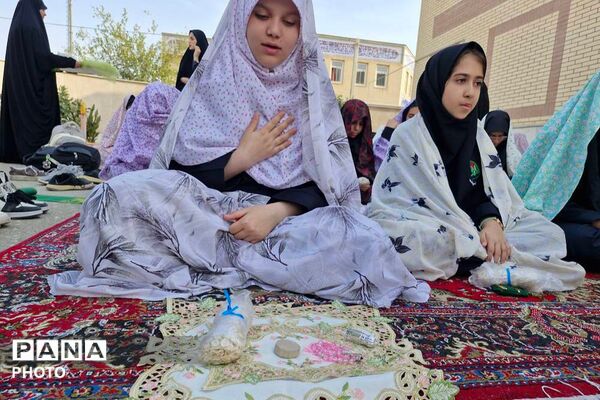 برپایی نماز استغاثه و باران در مدرسه منتصرین شاهد
