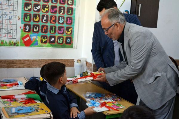 برگزاری جشن شکوفه‌های کلاس اولی دربهارستان‌دو