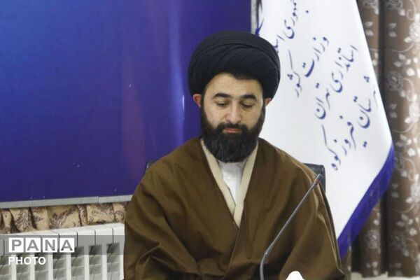 جلسه ستاد تنظیم بازار فیروزکوه برای مدیریت بازار رمضان و نوروز