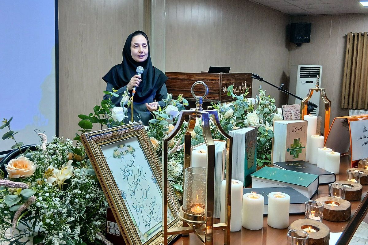گردهمایی‌ دانش آموزی در هفته کتاب و کتابخوانی