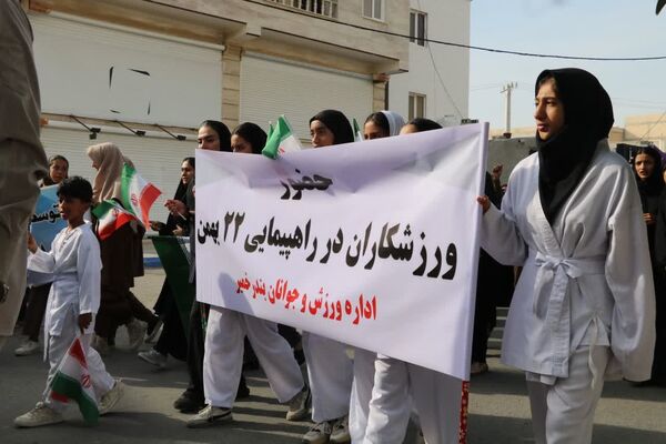 مردم بندرخمیر با حضور یکپارچه در ۲۲ بهمن اقتدار خود را فریاد زدند