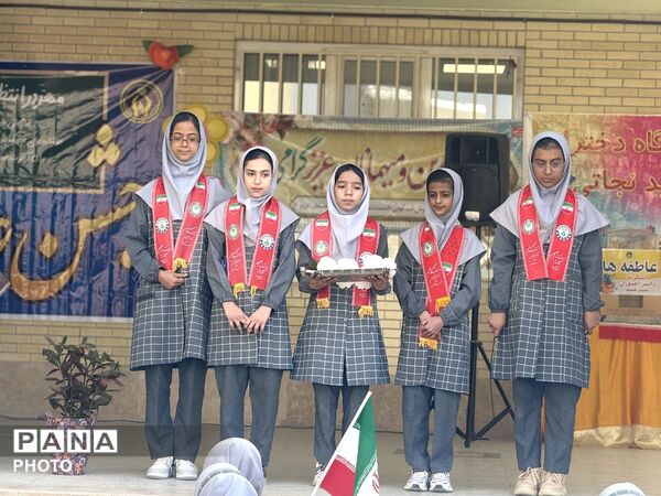 جشن عاطفه‌ها در مدارس شهرستان ابرکوه