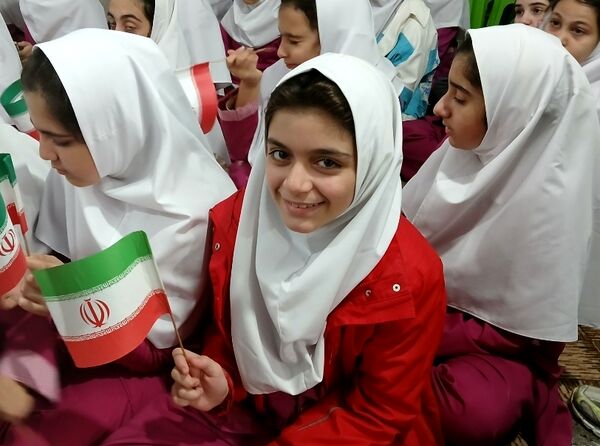 طنین زنگ مهر و ایثار و مقاومت در دبستان دخترانه بنت الهدی سرخ رود