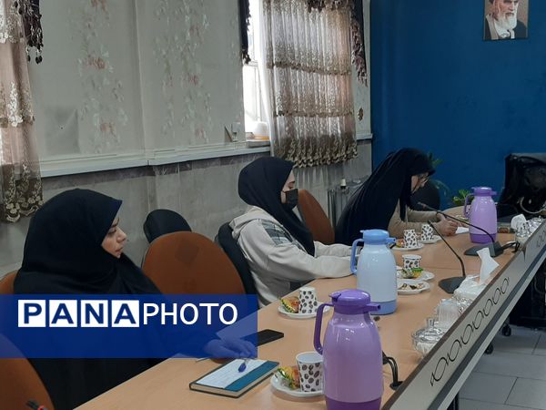 کارگاه تحکیم بنیان خانواده با محوریت مهارت‌های ارتباطی والدین با فرزندان و مهارت‌های ارتباط موثر