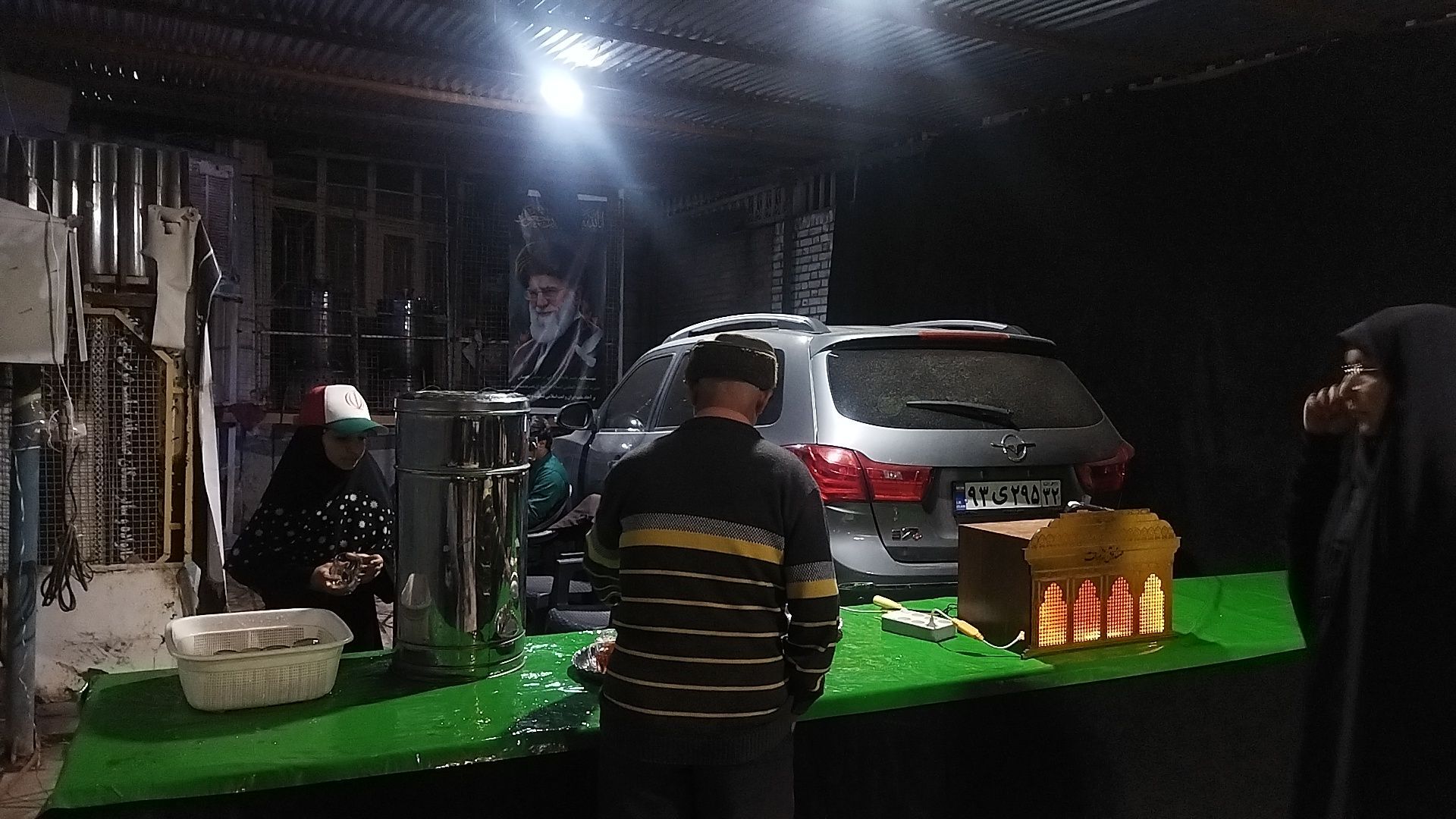 گذری بر موکب فلکه ایران نیشابور در چهل و چهارمین شب از اجتماعات مردمی 
