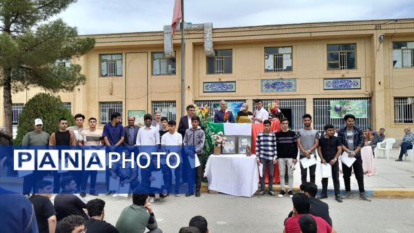 برگزاری جشن  روز معلم در هنرستان شهید دیواندری سبزوار