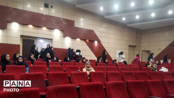 چهل‌وچهارمین جشنواره فرهنگی هنری ناحیه ٧ عرصه ای برای نمایش استعدادها