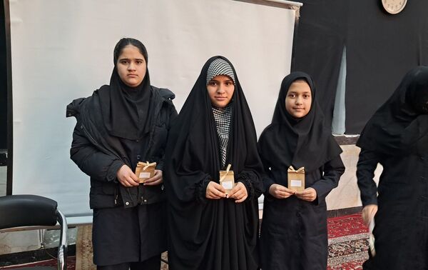 جشن نیمه شعبان در دبیرستان حضرت زینب (س)