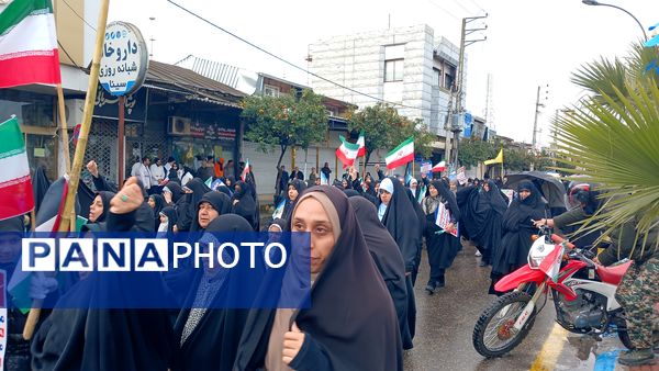 راهپیمایی مردم فریدونکنار در یوم الله 22 بهمن