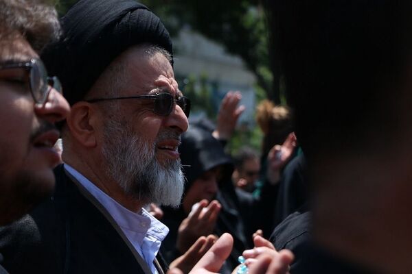 وداع با پیکر مطهر شهید حسین امیرعبدالهیان در شهرستان ری