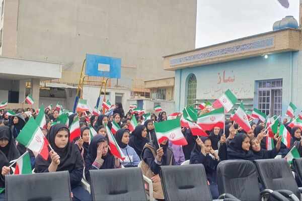 تشییع شهید گمنام در مدارس ناحیه 4 شیراز