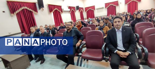 انتخابات انجمن و اولیا و مربیان مدرسه نمونه دولتی فرزانگان شهرستان شیروان 