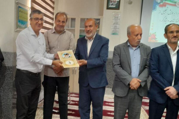 مراسم تجلیل از دانش‌آموزان ممتاز شاهد و ایثارگر شهرستان بوشهر