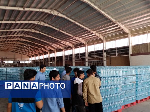 اردوی علمی دانش‌آموزان یازدهم انسانی دبیرستان نمونه آیت الله خامنه‌ای کاشمر 