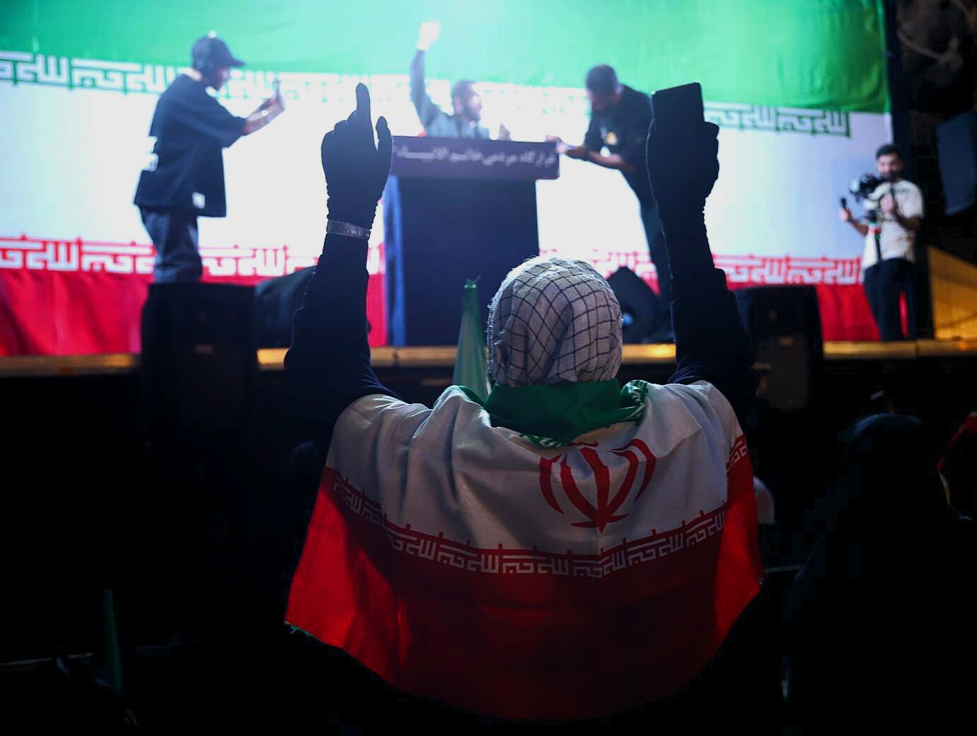 حضور پررنگ اداره آموزش و پرورش در راهپیمایی میدان انقلاب