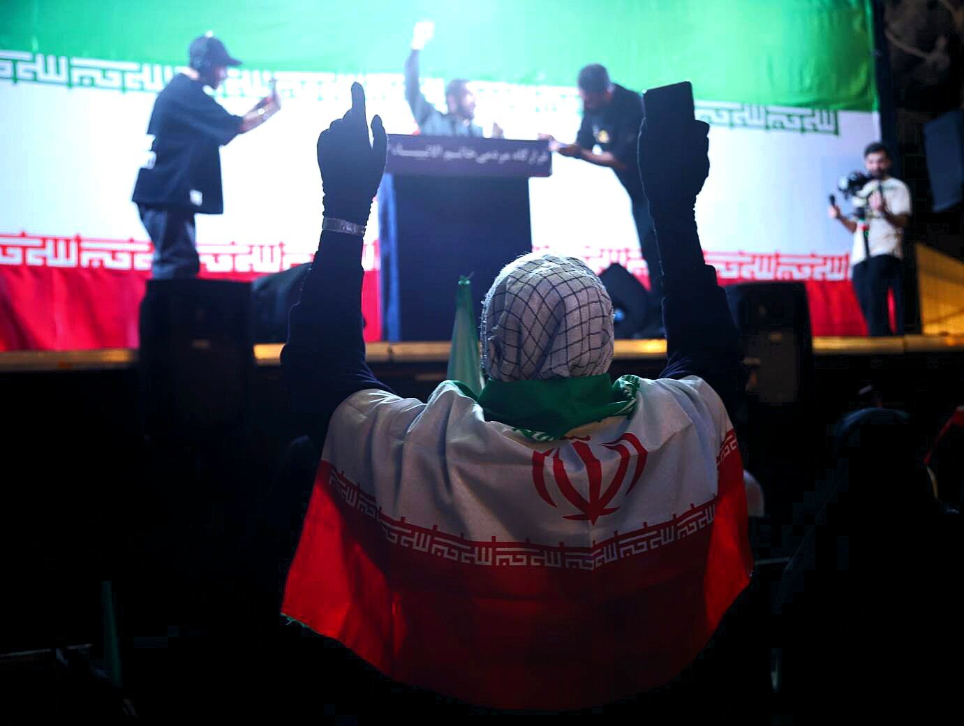 حضور پررنگ اداره آموزش و پرورش در راهپیمایی میدان انقلاب