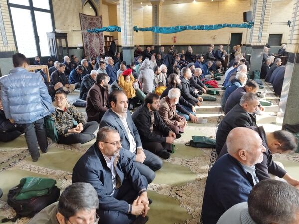حضور پر شور مردم غیور ملارد در نماز جمعه و راهپیمایی جشن پیروزی و نصر الهی 