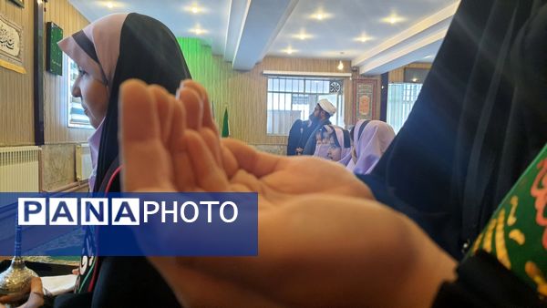 بزرگداشت شهدای خدمت در دبستان دخترانه شاهد تحقیقی ناحیه ۶