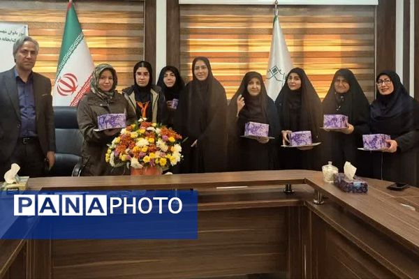 نشست بانوان ادارات چهاردانگه با "طعم کتاب"