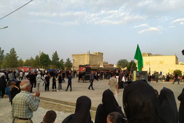 ندای لبیک یا حسین در روز عاشورا 