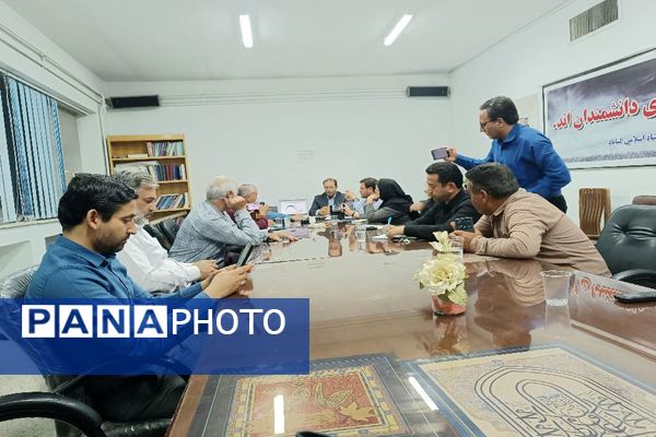 نشست هفتگی خبرنگاران گناباد با محوریت بحران کم‌آبی 