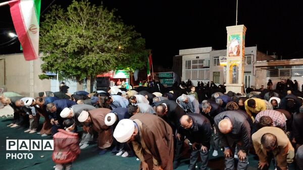 حضور چشمگیر مردم صفی آباد در تجمع و نماز استغاثه