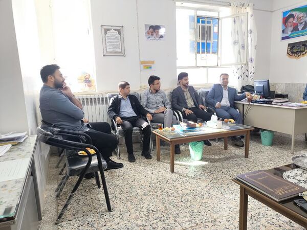 بازدید مسئولین آموزش و پرورش  از دبستان شهید پسندیده فدافن