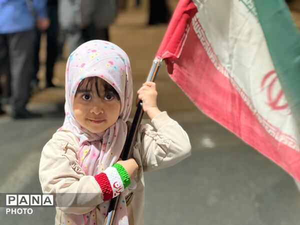 حضور کودکان در تجمعات مردمی کرج