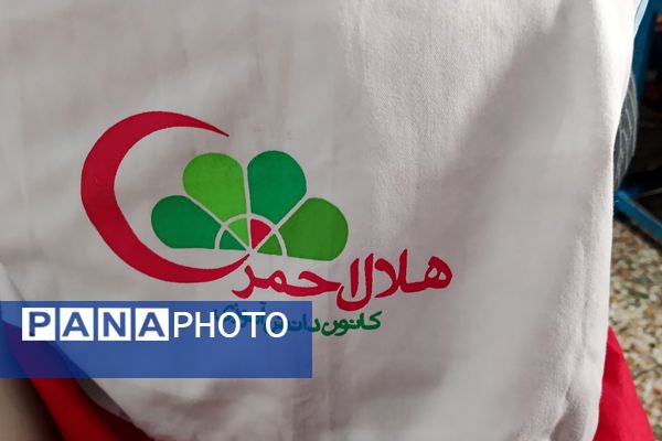 هلال‌احمر در بعثت ۲؛ تمرین ایمنی با دختران دبستانی