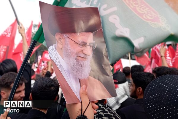 حضور غیور مردان چهارمحال و بختیاری در آیین وداع و تشییع رهبر شهید انقلاب اسلامی ایران