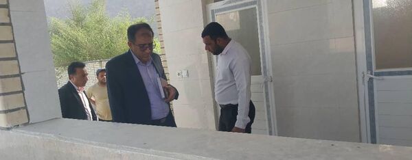 بازدید مدیر آموزش و پرورش ناحیه یک بندرعباس از مدارس روستای سرزه و خاروک