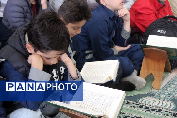 محفل قرآنی دانش آموزان در گلوگاه