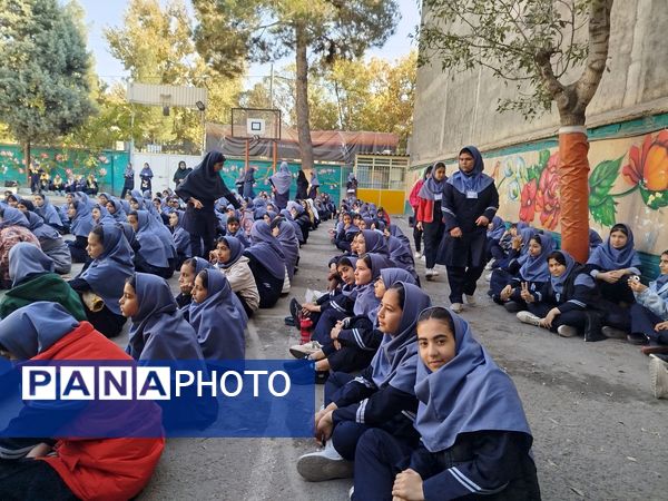 جشن ولادت حضرت زینب در دبیرستان دخترانه دانشور 2 