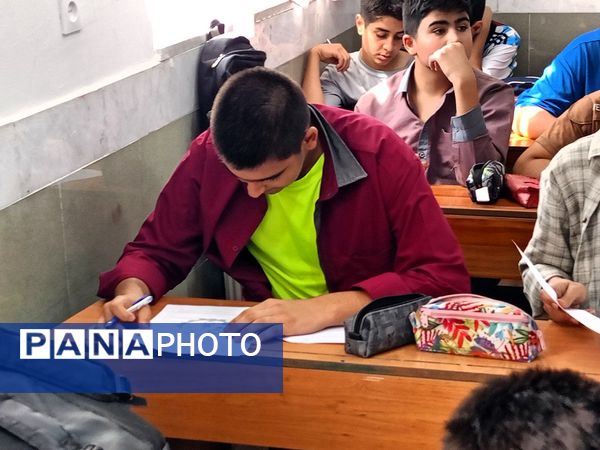 آزمون سنجش در دبیرستان میثاق 