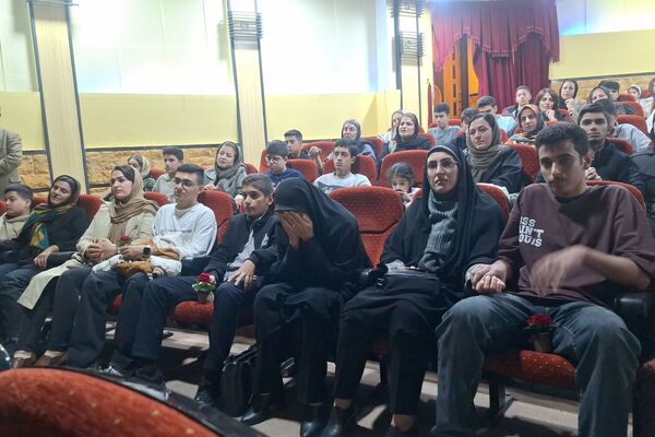 جشن میلاد بانوی دو عالم و گرامیداشت مقام مادر در دبیرستان رازی شیراز 