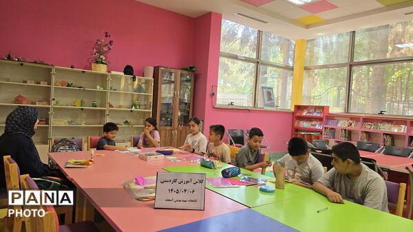 دنیایی از رنگ‌ها و تخیل در دستان کوچک کودکان