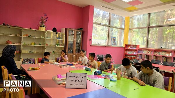 دنیایی از رنگ‌ها و تخیل در دستان کوچک کودکان