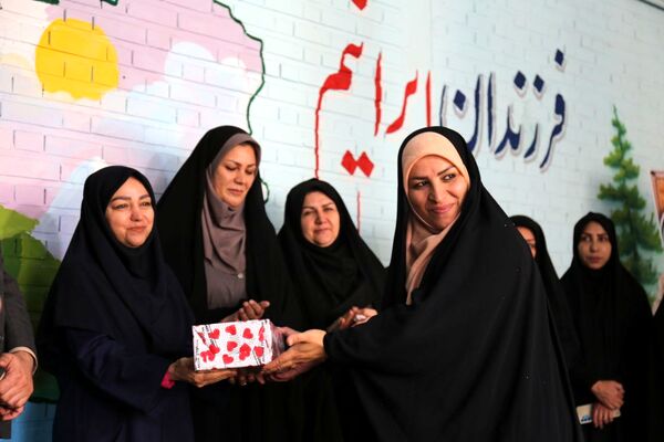 جشنواره مادر و دختری در دبستان زینبیه تبریز