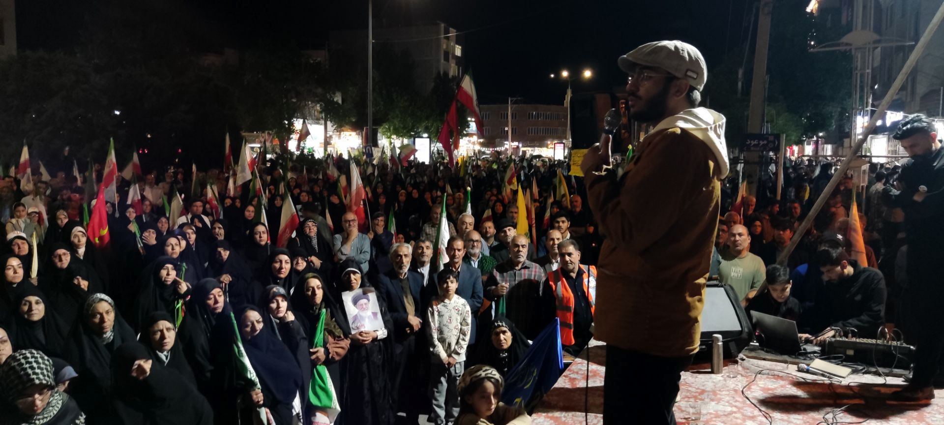 شبی با جنس همدلی در بلوار فضل نیشابور